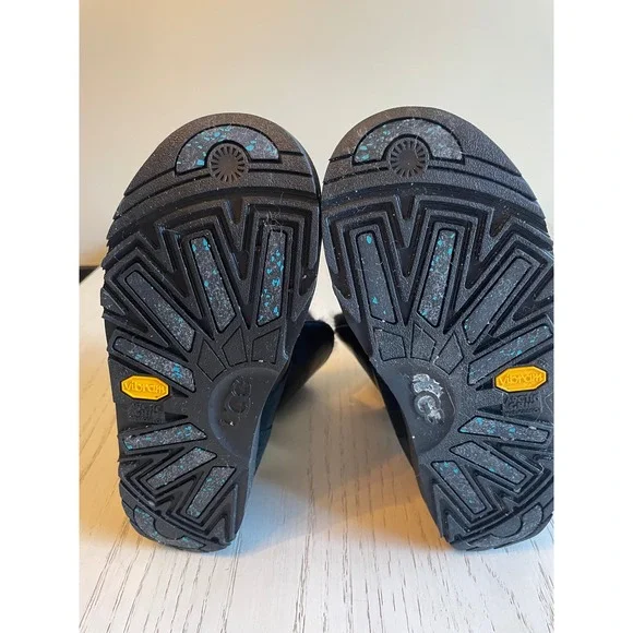 UGG Australia Black Leather Suede Shearling Lined Boots Women's Size 7 - Picture 6 of 7